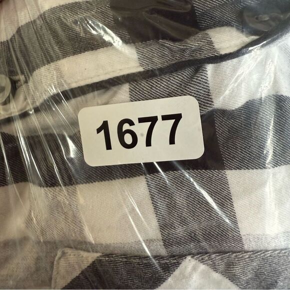 Victoria’s Secret women’s size large plaid button down long sleeve shirt - Picture 5 of 9